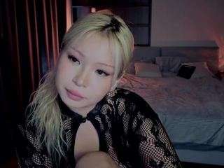 le modèle rileymee est en webcam porno dans un show sur le site camsoda, il possède les tags suivants: ahegao,pussy,young-adult,wet,thong,teen-18,tease,tattoos,strip,stockings,spank,solo show,small ass,red hair,normal,ass,no drinking,lingerie,huge tits,fingers