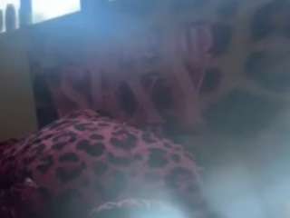 Live cam show with the quiet room