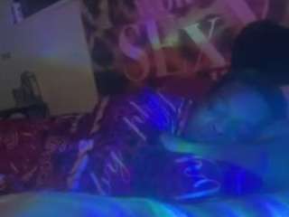 WHO LOVES FEET live cam preview