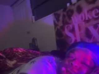 WHO LOVES FEET live cam preview