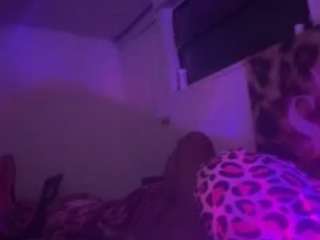 WHO LOVES FEET live cam preview