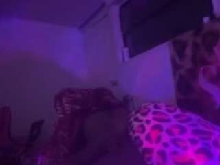 WHO LOVES FEET live cam preview