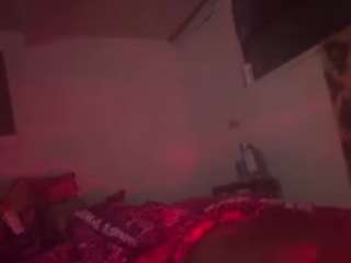 WHO LOVES FEET live cam preview