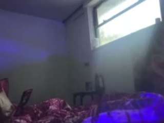 WHO LOVES FEET live cam preview