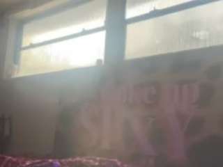 WHO LOVES FEET live cam preview