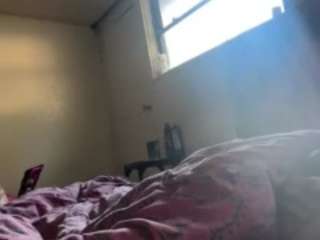 WHO LOVES FEET live cam preview