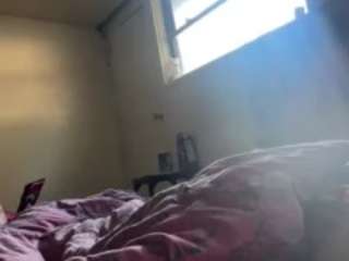 WHO LOVES FEET live cam preview