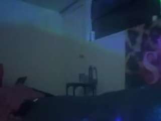 WHO LOVES FEET live cam preview