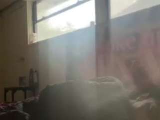 WHO LOVES FEET live cam preview