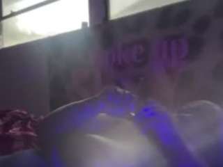 WHO LOVES FEET live cam preview