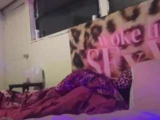 WHO LOVES FEET live cam preview