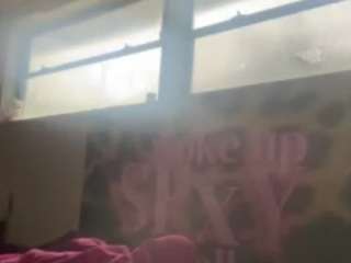 WHO LOVES FEET live cam preview