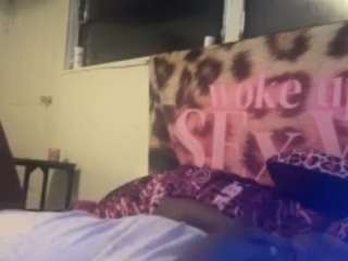 WHO LOVES FEET live cam preview