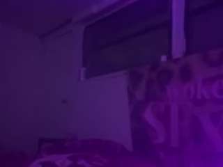 WHO LOVES FEET live cam preview