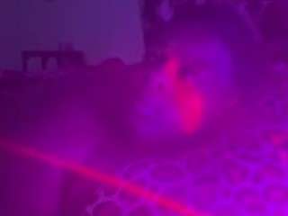 WHO LOVES FEET live cam preview
