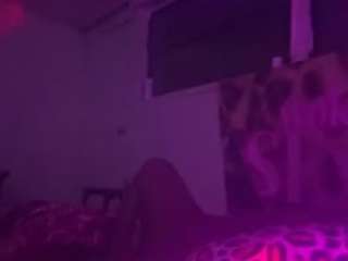 WHO LOVES FEET live cam preview