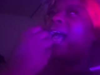WHO LOVES FEET live cam preview