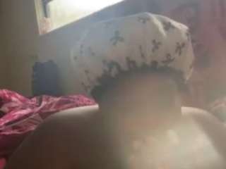 WHO LOVES FEET live cam preview