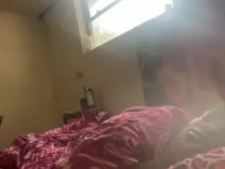 WHO LOVES FEET