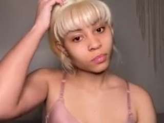 kayaniwoodsxxx webcam