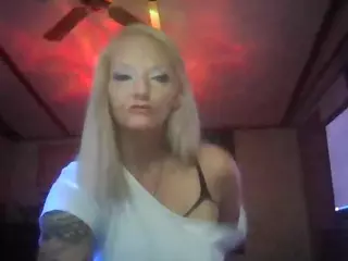 Lilbit44's Live Sex Cam Show