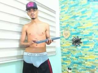 michaelgregori Live Webcam on CamSoda