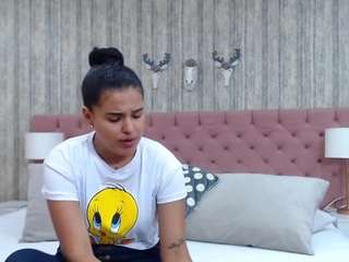 rachelcruz - CamsPop