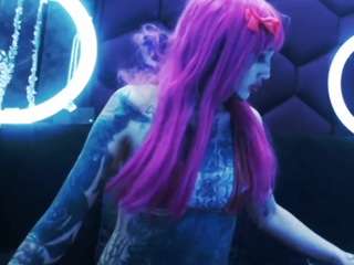 typhoidmary's CamSoda show and profile