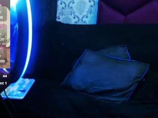TyphoidMary live cam preview