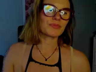 desireLAURA's Live Sex Cam Show