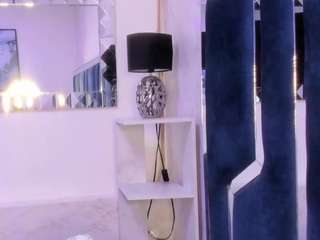 veronicaryan's CamSoda show and profile