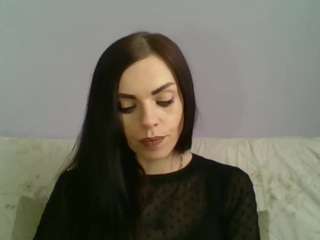 Model ini sedang live sekarang. cassieflirt