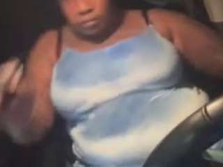 Live webcam model krysshaun26 on Soda Cams