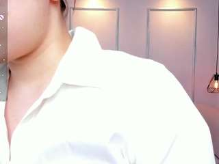 lanna18x's CamSoda show and profile