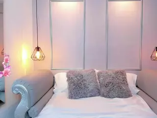 Lanna18x's Live Sex Cam Show