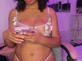 milahall Live Webcam on CamSoda