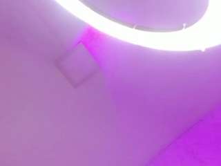 milahall Live Webcam on CamSoda