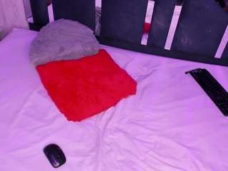 Live Sex Chat with MilaHall (@milahall)