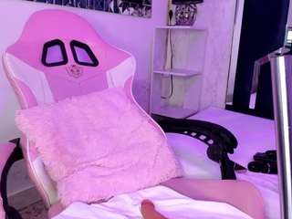 milahall's CamSoda show and profile