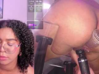 milahall's CamSoda show and profile