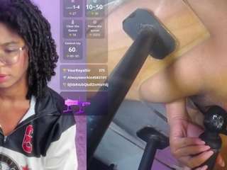 milahall's CamSoda show and profile