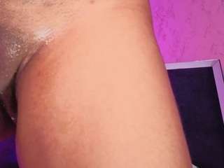 MilaHall live webcam show