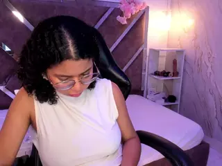 MilaHall's Live Sex Cam Show