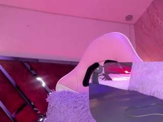 Come in and enjoy me, undress me and take control (60tksx60seg) [194 tokens remaining]