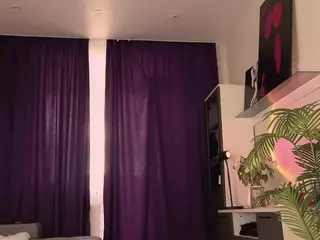 naomigirl's Live Sex Cam Show