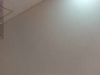 Ce modèle est en direct maintenant. karina-mason