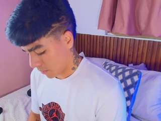 kingazaheel, male webcam model,  years old, on live webcam