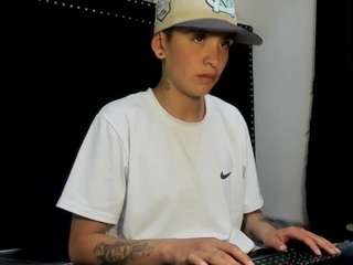 naughtyboyrx webcam model