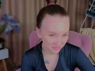 zlata-f0x's CamSoda show and profile