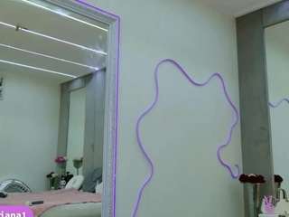 yanamiana Live Webcam on CamSoda